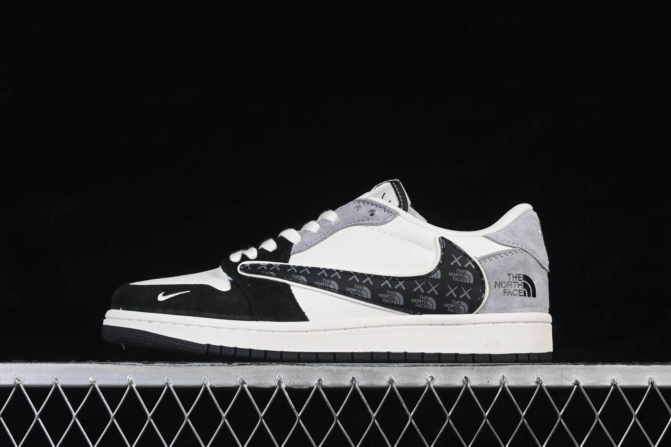 All categories Air Jordan Jordan series basketball shoes Air Jordan 1 Low High-end customized low-top sneakers Air Jordan 1 Low AJ1 Joe 1 three-party joint black and white gray contrast high-end customized low-top retro basketball shoes JW1188-172